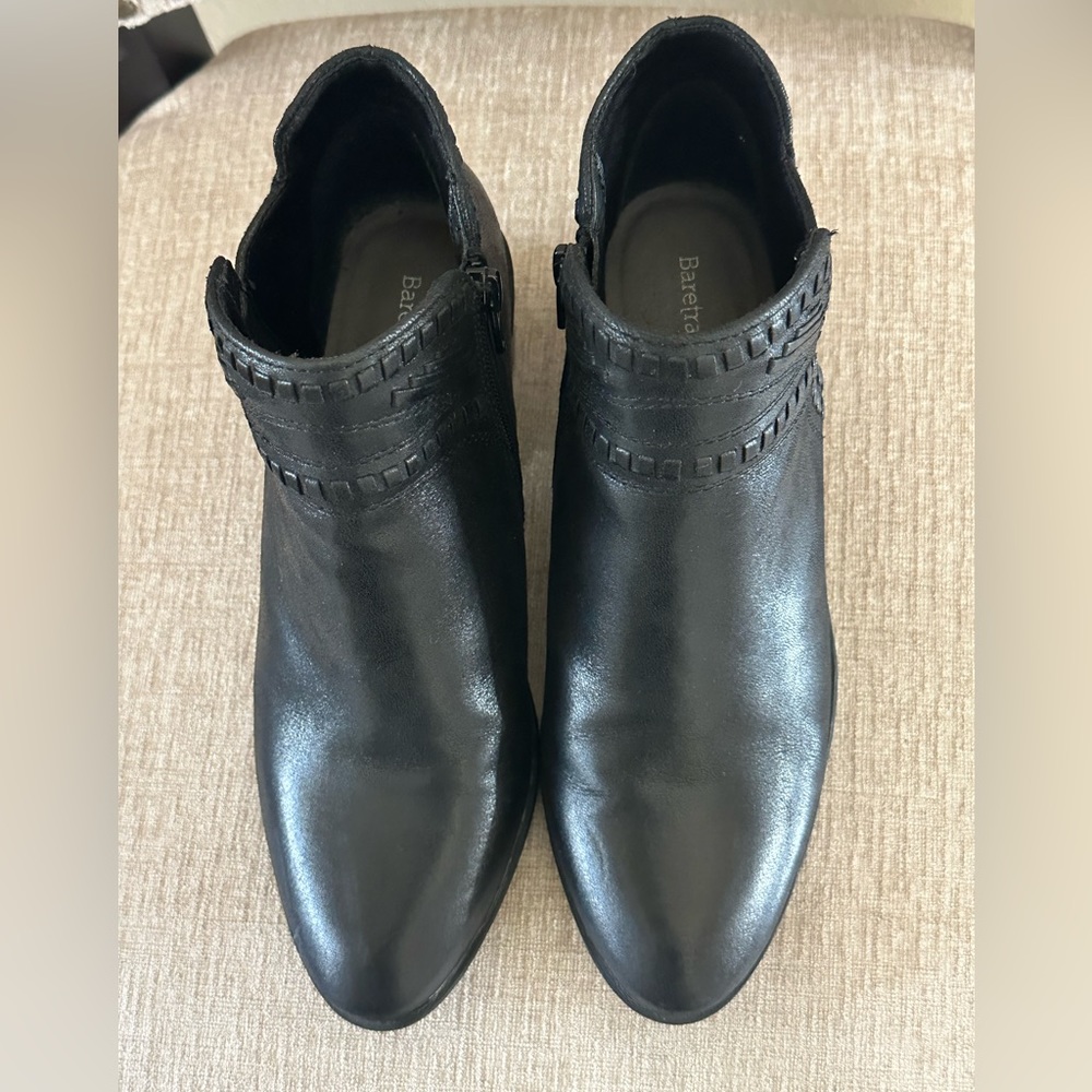 BareTraps Ankle Boots, size 7 womens, black in an excellent condition